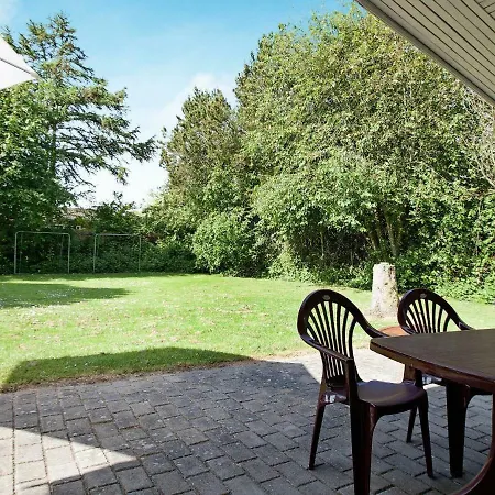 Four-bedroom Holiday In 5 Holiday home Dannemare