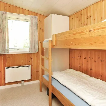 Four-bedroom Holiday In 5 * Dannemare