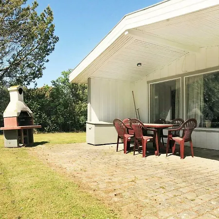Four-bedroom Holiday In 5