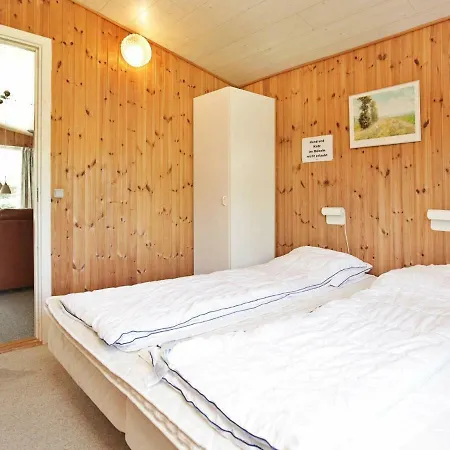 Four-bedroom Holiday In 5 Holiday home Dannemare