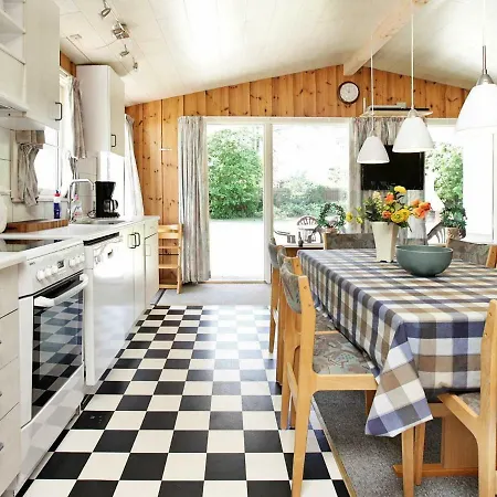 Holiday home Four-bedroom Holiday In 5